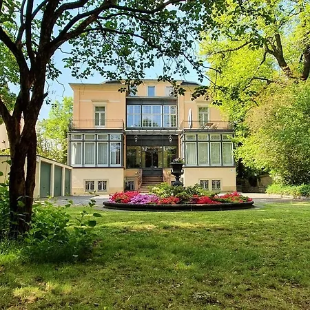 Apartment Haniel Edmund